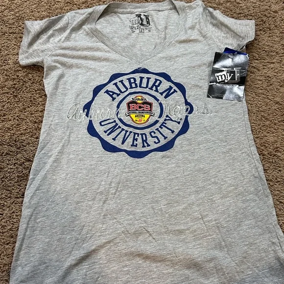 My U Auburn University Tigers 2011 Football Championship BCS Tostitos Women’s L - Picture 2 of 5